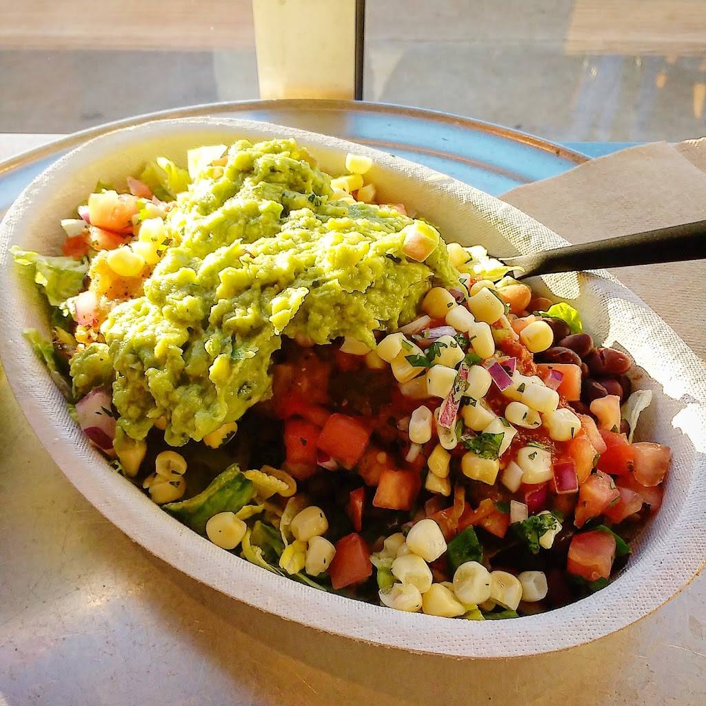 Chipotle Mexican Grill | 8460 Edgewater Dr Ste C, Oakland, CA 94621, USA | Phone: (510) 686-8000