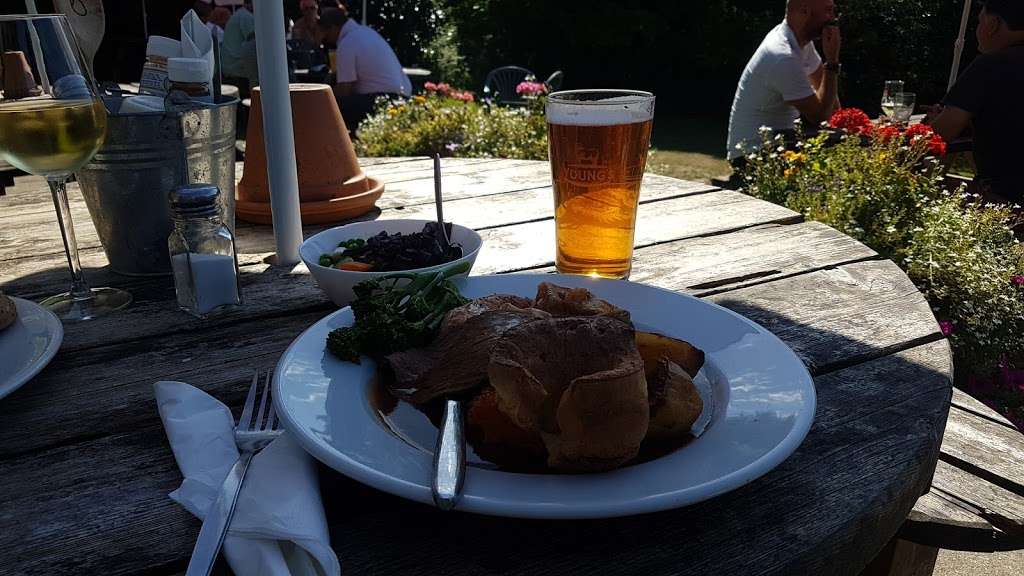 The Black Horse | Tumblefield Rd, Stansted, Sevenoaks TN15 7PP, UK | Phone: 01732 822355