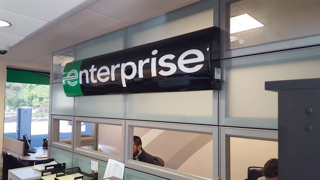 Enterprise Rent-A-Car | 215 S Arlington Heights Rd, Arlington Heights, IL 60005, USA | Phone: (847) 577-8880