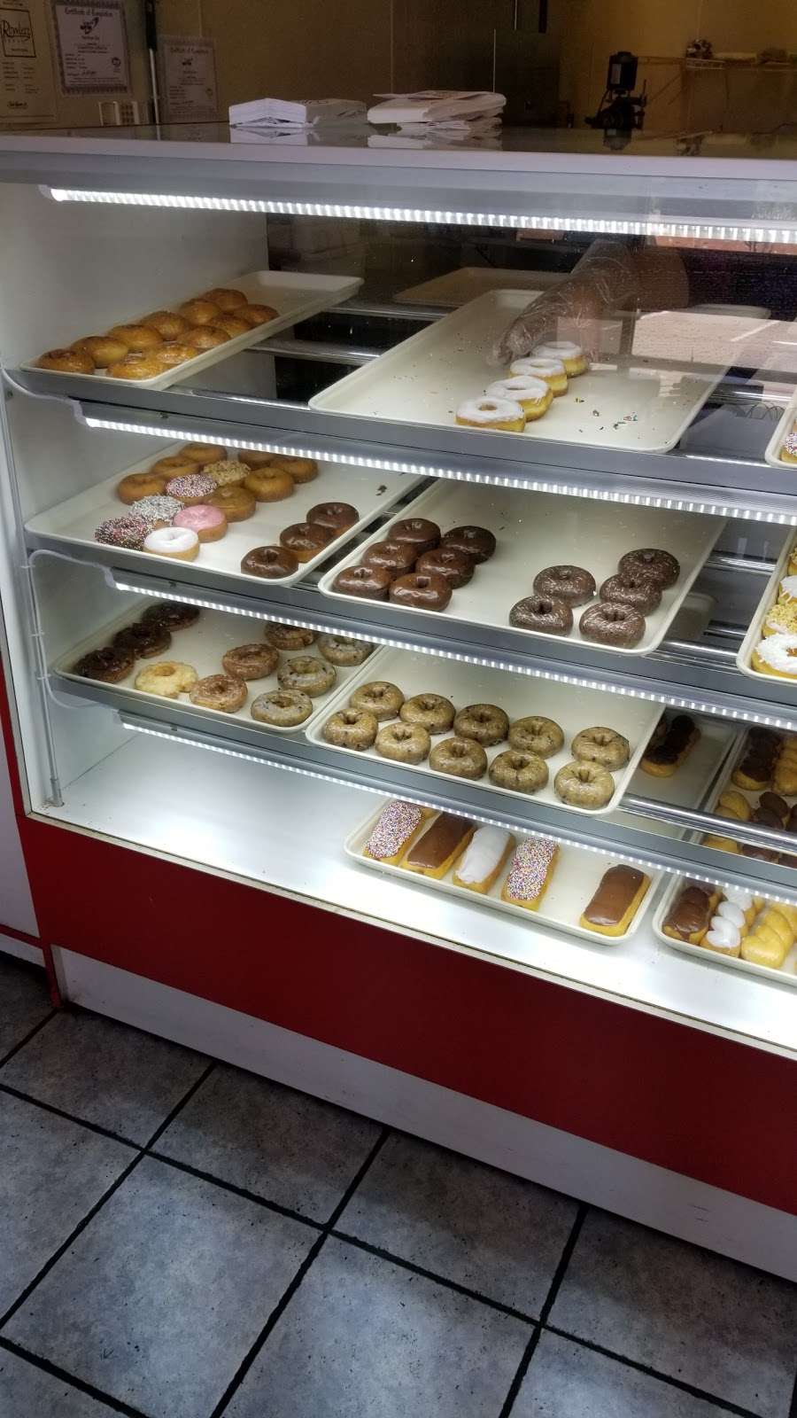 Mias Donut | 2300 Rowlett Rd, Rowlett, TX 75088, USA | Phone: (214) 607-4400