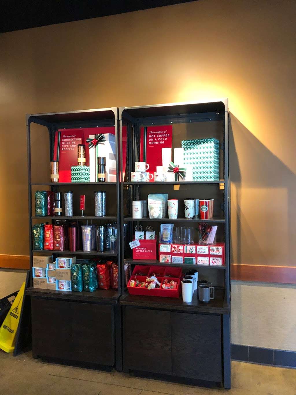 Starbucks | 2205 S Melrose Dr, Vista, CA 92081, USA | Phone: (760) 598-0648