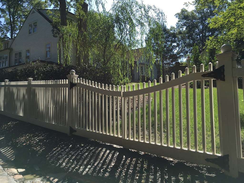 Champion Fence Builders Inc. | 10328 Robinson Church Rd, Charlotte, NC 28215, USA | Phone: (704) 569-3445