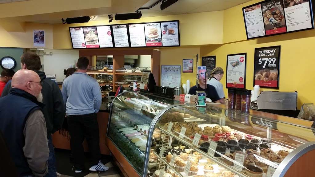 Big Apple Bagels | 561 N McLean Blvd, Elgin, IL 60123, USA | Phone: (847) 697-9730