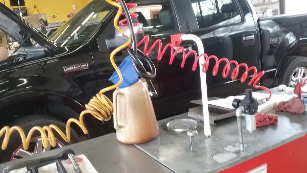 Oil Quickly Oil Change & Lube | 1142 Chicago St, Hammond, IN 46327, USA | Phone: (219) 937-2895