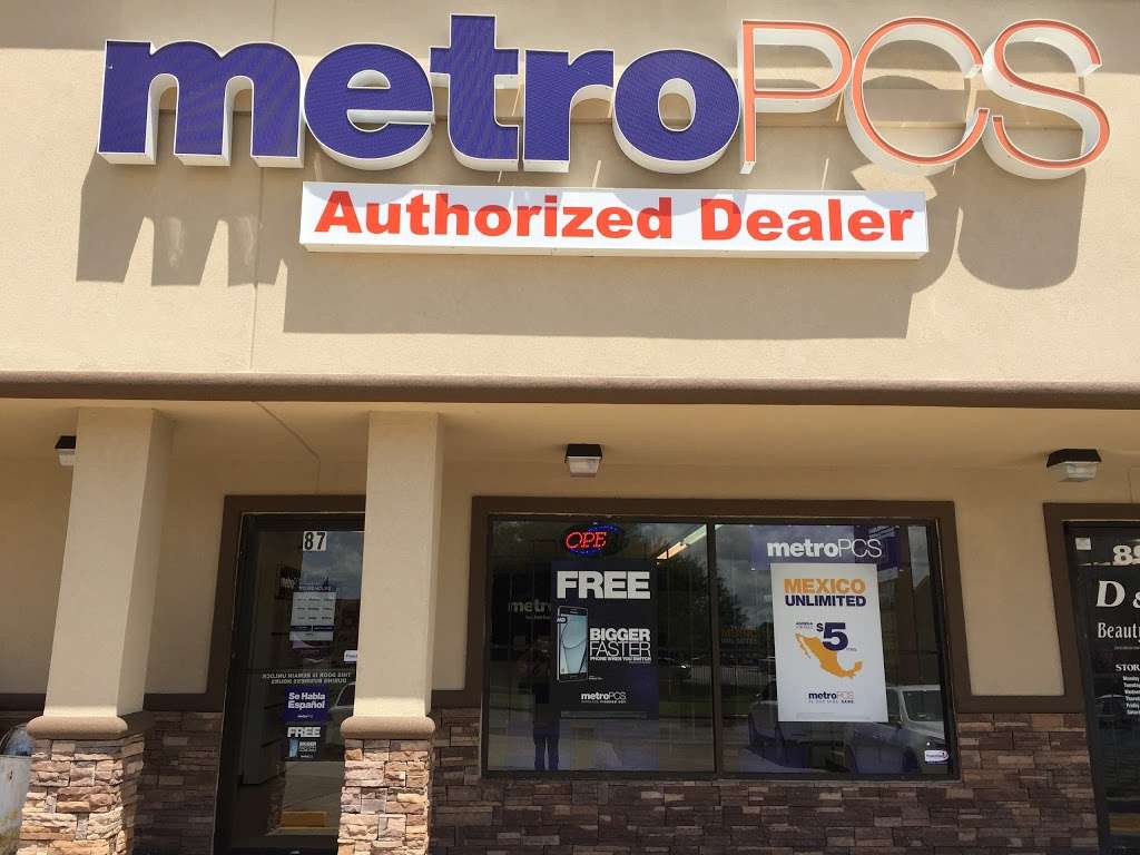 Metro by T-Mobile | 85 E Edgebrook Dr #87, Houston, TX 77034, USA | Phone: (832) 623-6586