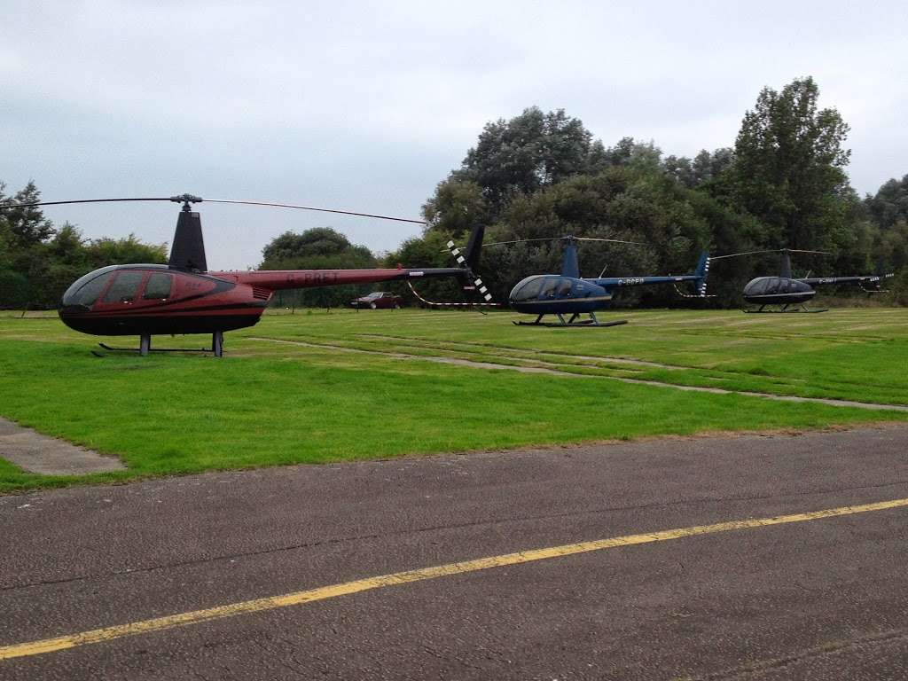 Elstree Helicopters | Elstree Aerodrome, Hogg Ln, Radlett, Borehamwood WD6 3AW, UK | Phone: 020 8099 7766