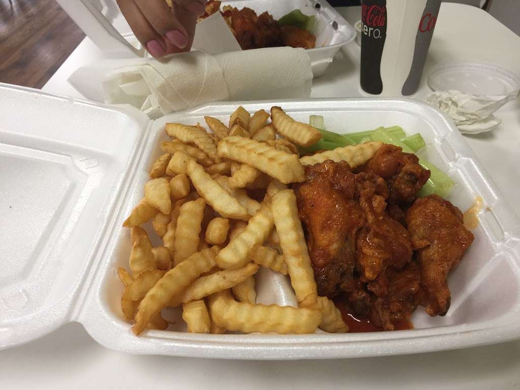 Wings 21 Kettering | 10578 Campus Way S, Largo, MD 20774 | Phone: (240) 532-7216