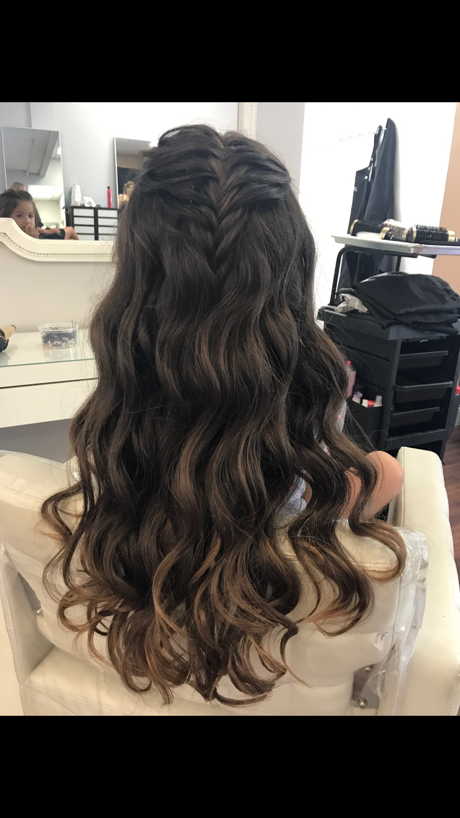 Roses hair studio blowdry bar | 707 Foothill Blvd, La Cañada Flintridge, CA 91011, USA | Phone: (818) 864-6700