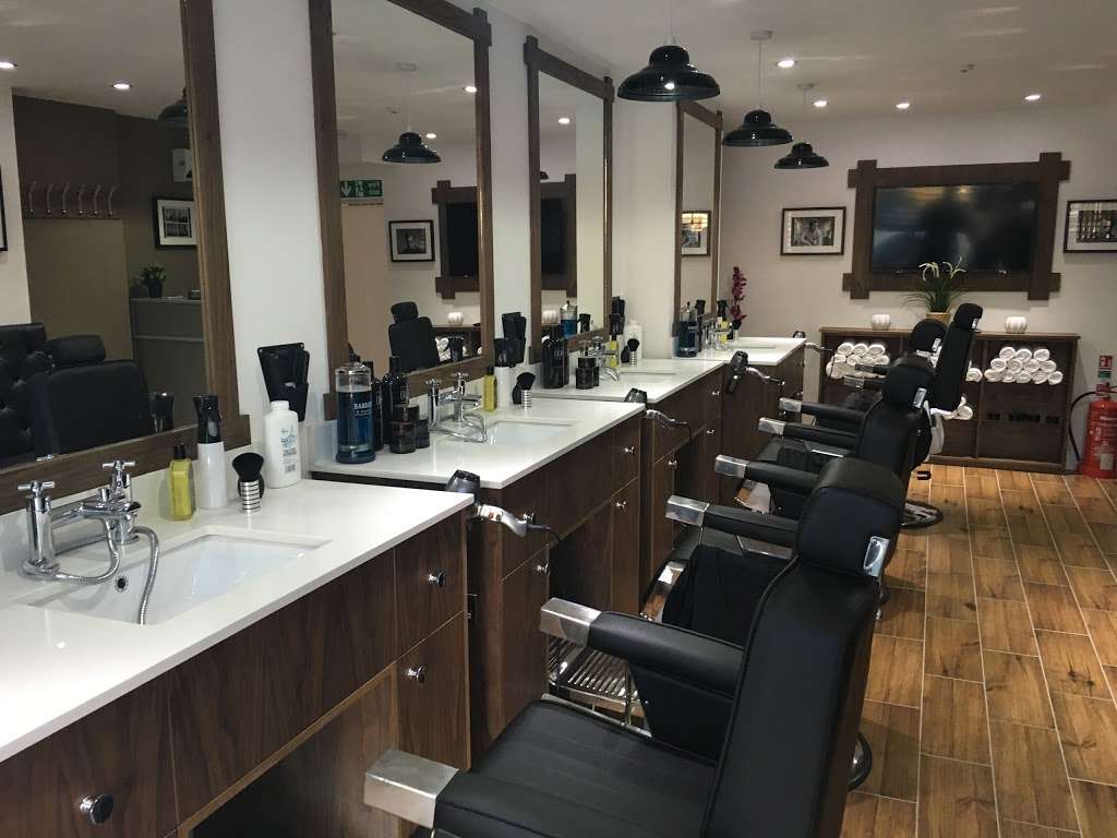 Bridge Barber Shop | 706 Chigwell Rd, Woodford, Woodford Green IG8 8AL, UK | Phone: 020 8504 9499