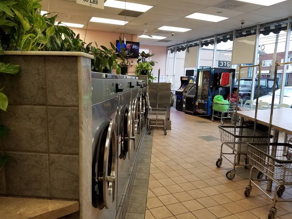 Village Laundromat & Dry Cleaners | 369 S Washington Ave, Bergenfield, NJ 07621, USA | Phone: (201) 385-5239