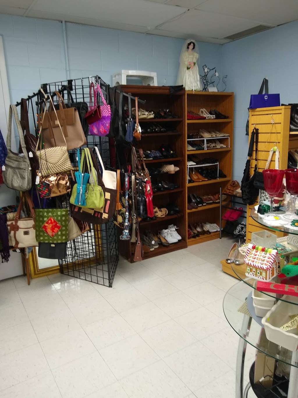 Open Hand Thrift | 10000-10026 Main St, Berlin, MD 21811, USA | Phone: (410) 973-2855