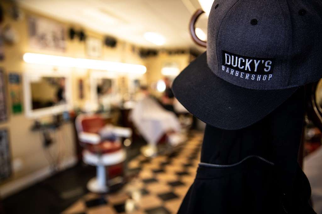 Duckys barbershop | 941 Broadway suite l, El Cajon, CA 92021, USA | Phone: (619) 456-3232