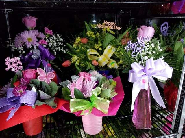 Almas Designs Florist and More | 2718 N Main St Suite A, Liberty, TX 77575, USA | Phone: (936) 641-9056