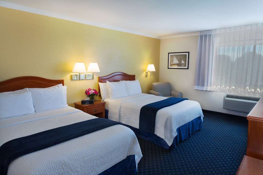 The Marina Inn on San Francisco Bay | 68 Monarch Bay Dr, San Leandro, CA 94577 | Phone: (510) 895-1311