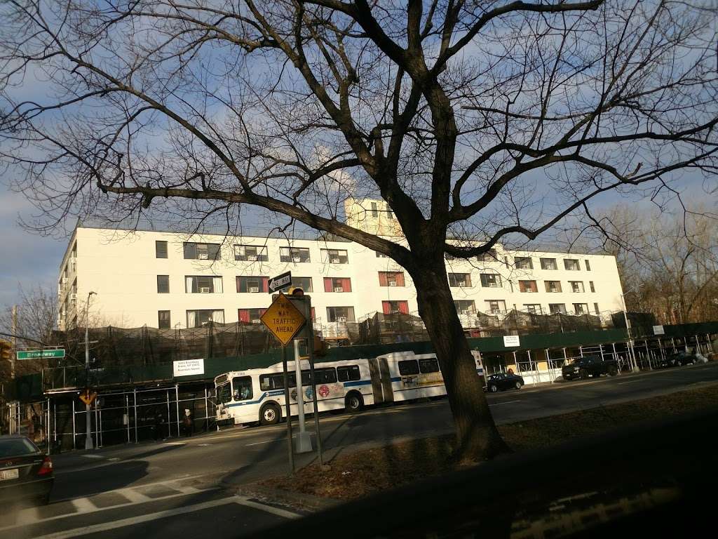 riverdale home for adults | 6355 Broadway, Bronx, NY 10471, USA | Phone: (718) 549-3300