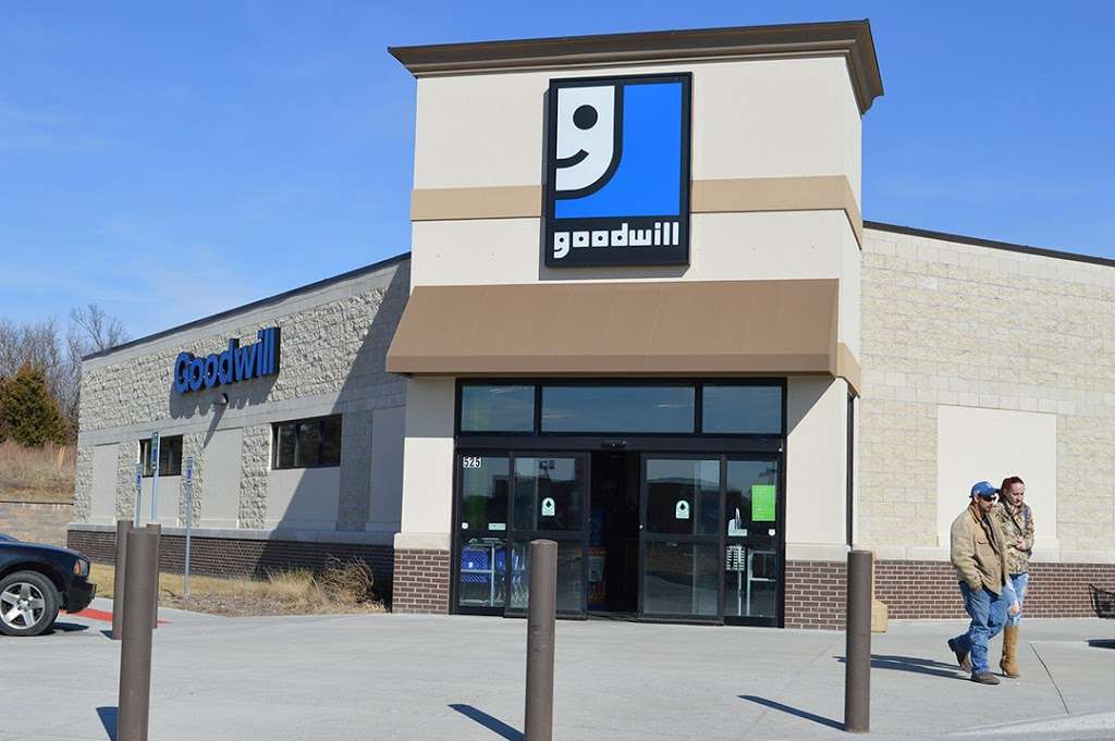 Goodwill Bonner Springs | 9210, 525 South 129th Street, Bonner Springs, KS 66012 | Phone: (913) 441-5701