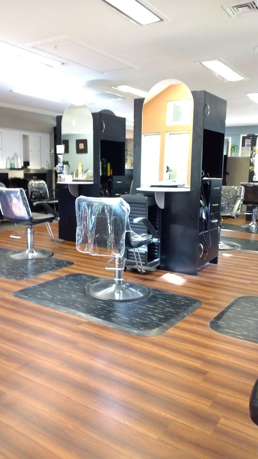 Tony Ds Hairstyling | 308 W Butler Ave, Chalfont, PA 18914, USA | Phone: (215) 822-3335