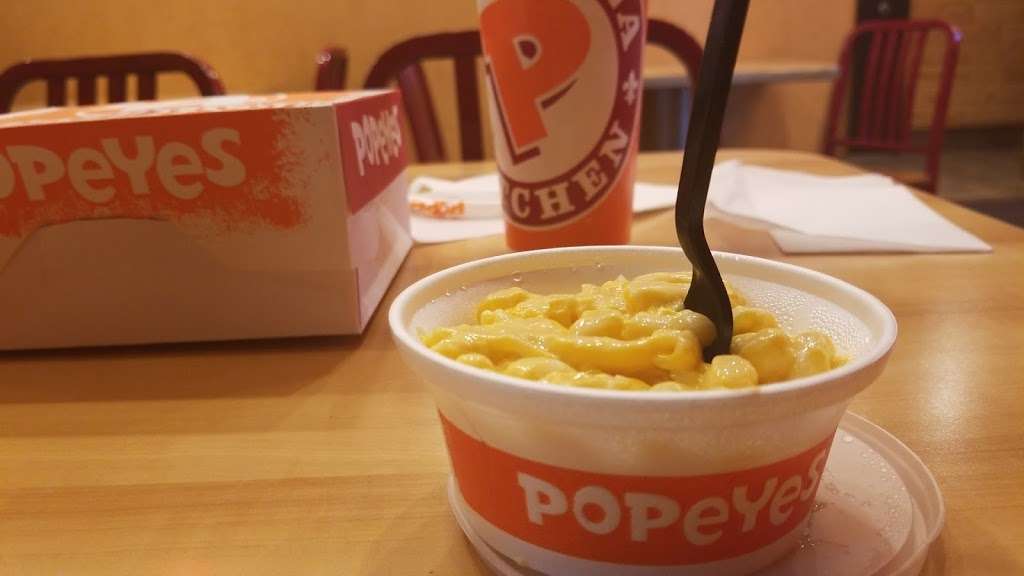 Popeyes Louisiana Kitchen | 804 Bayonne Crossing Way, Bayonne, NJ 07002, USA | Phone: (201) 339-2505