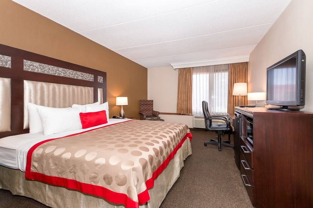 Ramada by Wyndham Plymouth Hotel & Conference Center | 2705 Annapolis Ln N, Plymouth, MN 55441, USA | Phone: (763) 210-4525