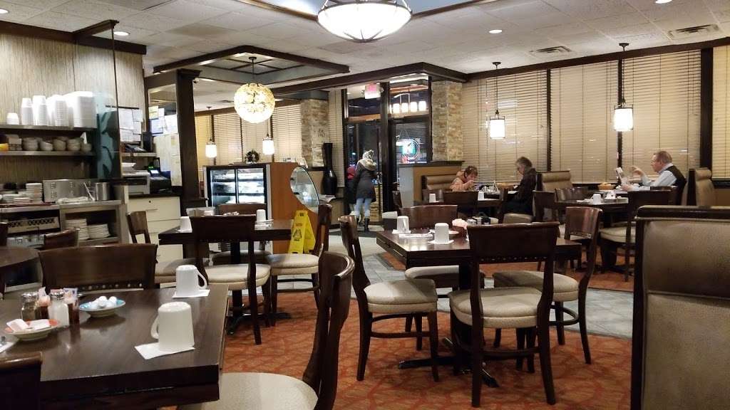 Hi-View Restaurant | 425 St Charles Rd, Villa Park, IL 60181, USA | Phone: (630) 627-6611