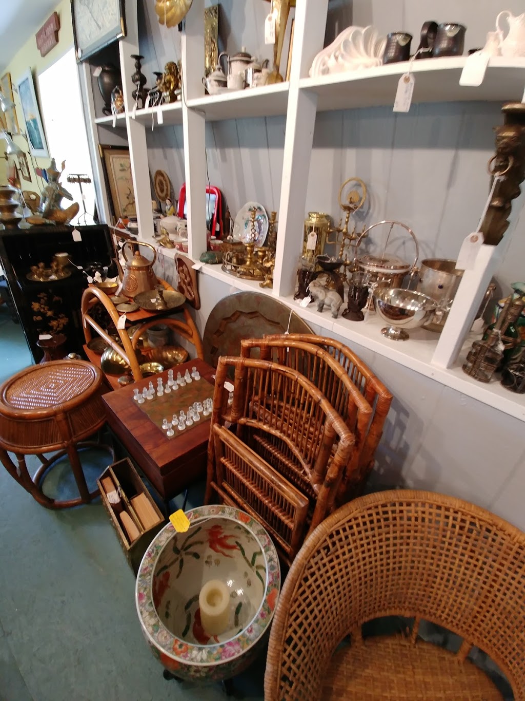 Lakeside Antiques | 14866 Red Arrow Hwy, Lakeside, MI 49116, USA | Phone: (269) 469-4467