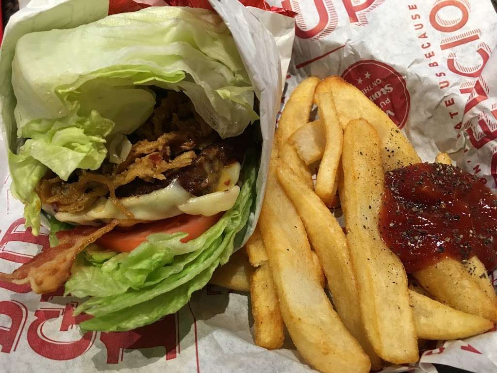 Red Robin Gourmet Burgers and Brews | 21045 Dulles Town Cir, Sterling, VA 20166, USA | Phone: (703) 421-0038