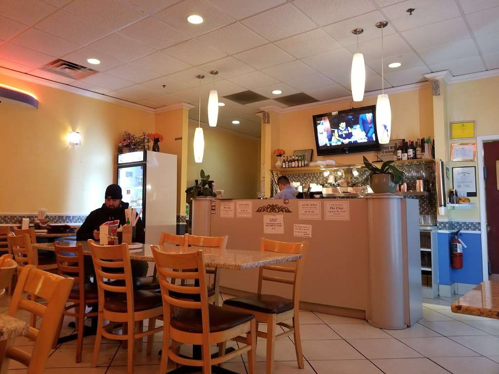 Pho Royal | 46839 Maple Leaf Pl #145, Sterling, VA 20164, USA | Phone: (703) 444-4778