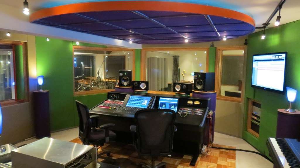 Bridge Studios | 1931 Lochmore Dr, Longmont, CO 80504, USA | Phone: (303) 263-0142