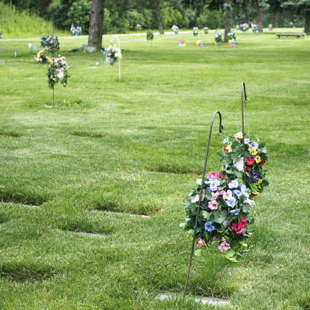 Elm Lawn Pet Cemetery & Pet Crematorium | 401 E Lake St, Elmhurst, IL 60126 | Phone: (630) 833-9696