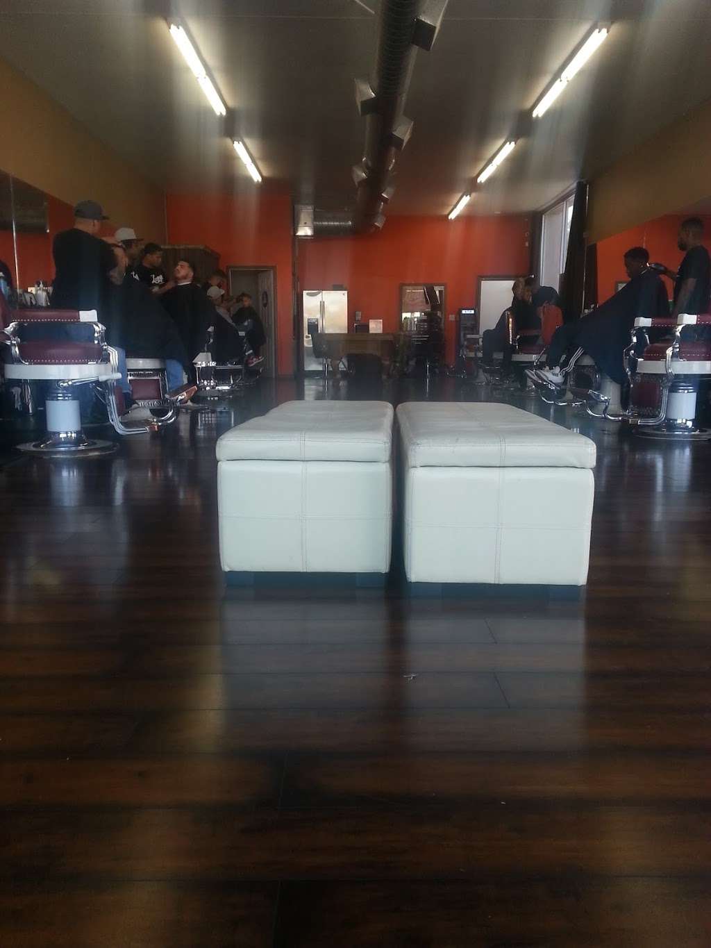 The Lounge Barbershop | 1101 S South La Brea Ave, Inglewood, CA 90301, USA | Phone: (424) 223-7133