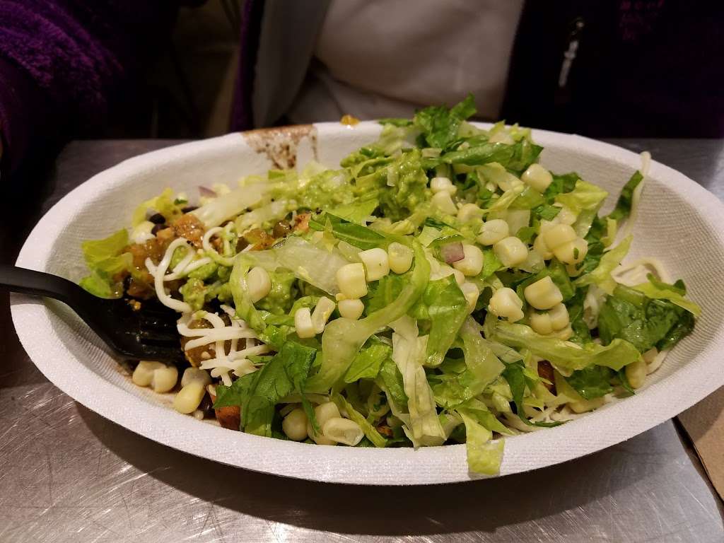 Chipotle Mexican Grill | 112 Commerce Way, Woburn, MA 01801, USA | Phone: (781) 933-5450