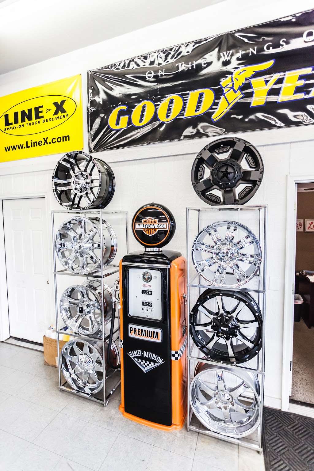 Five Star Tire & Auto | 200 MO-7, Pleasant Hill, MO 64080 | Phone: (816) 540-2977