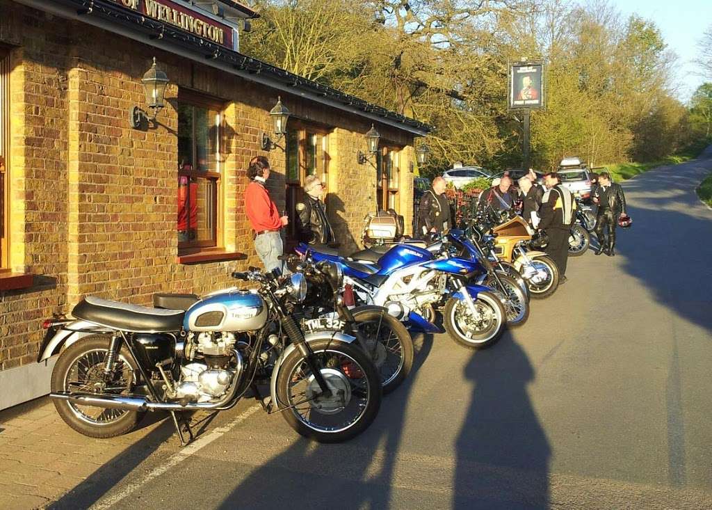 Harrys Brunch Club | Wellington Hill, Waltham Abbey, Loughton IG10 4AH, UK | Phone: 020 8502 1620