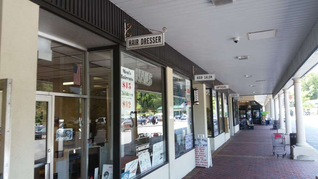 Rose Hill Shopping Center in 600 Columbus Ave, Thornwood, NY 10594, USA