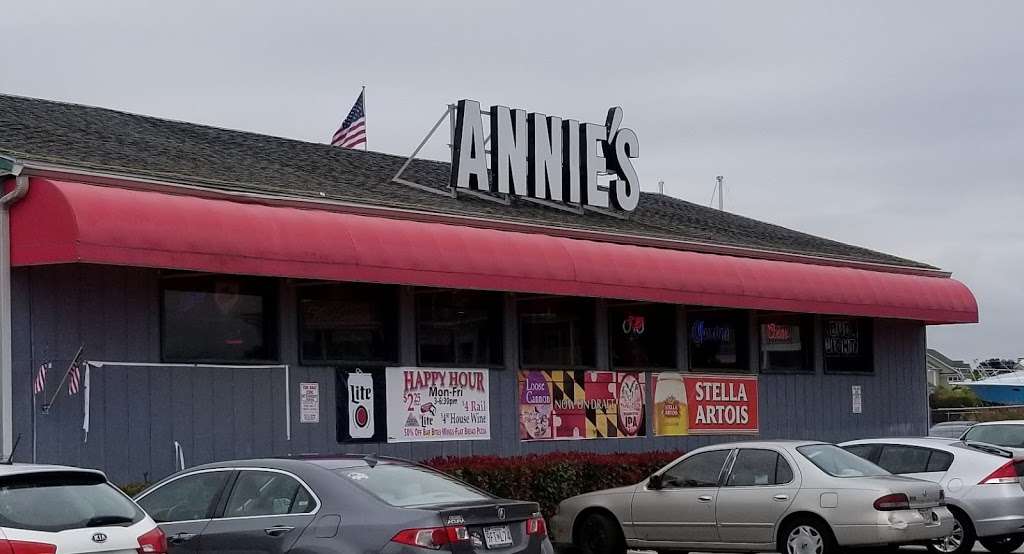 Annies Paramount Steak & Seafood House | 500 Kent Narrow Way N, Grasonville, MD 21638, USA | Phone: (410) 827-7103