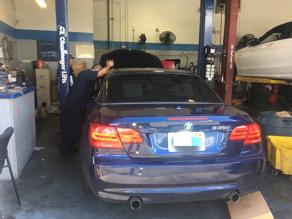 Express Oil Change & Tire Engineers | 710 S Alafaya Trail, Orlando, FL 32828, USA | Phone: (407) 502-4984