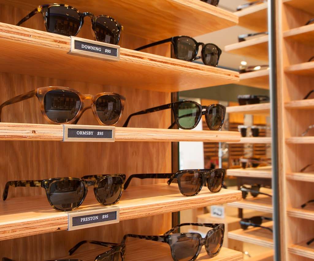 Warby Parker | 851 W Armitage Ave, Chicago, IL 60614, USA | Phone: (773) 341-1890