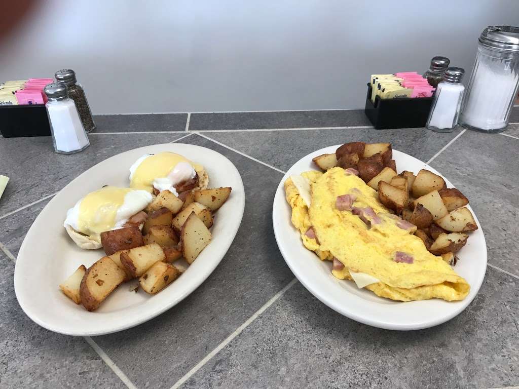 Bannons Ocean Cafe | 333 E Montgomery Ave, Wildwood, NJ 08260, USA | Phone: (609) 846-7716