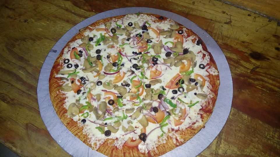 PIZZAS Venize | Paseo de las Montañas 293, Los Laureles, 22520 Tijuana, B.C., Mexico | Phone: 664 358 1966