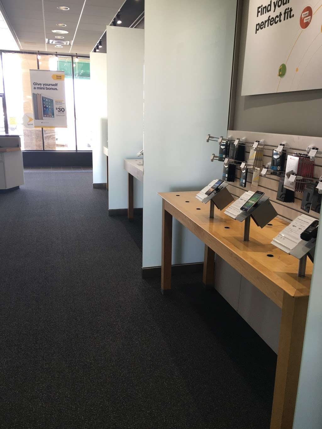 Sprint Store | 1324 Eastern Blvd #100, Baltimore, MD 21221, USA | Phone: (410) 238-1788