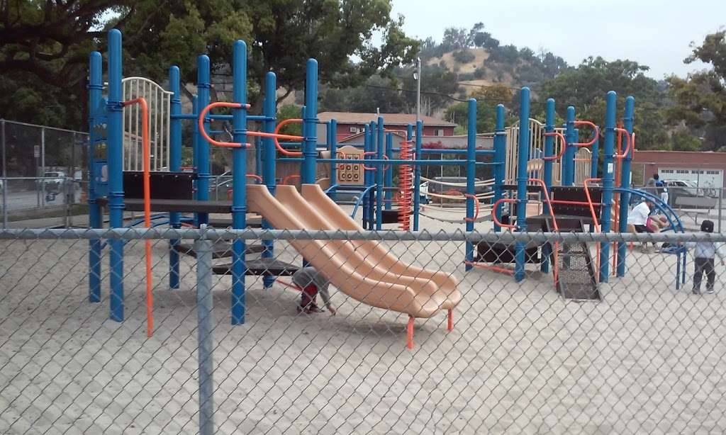 Elysian Valley Recreation Center | 1811 Ripple St, Los Angeles, CA 90039, USA | Phone: (323) 666-5058