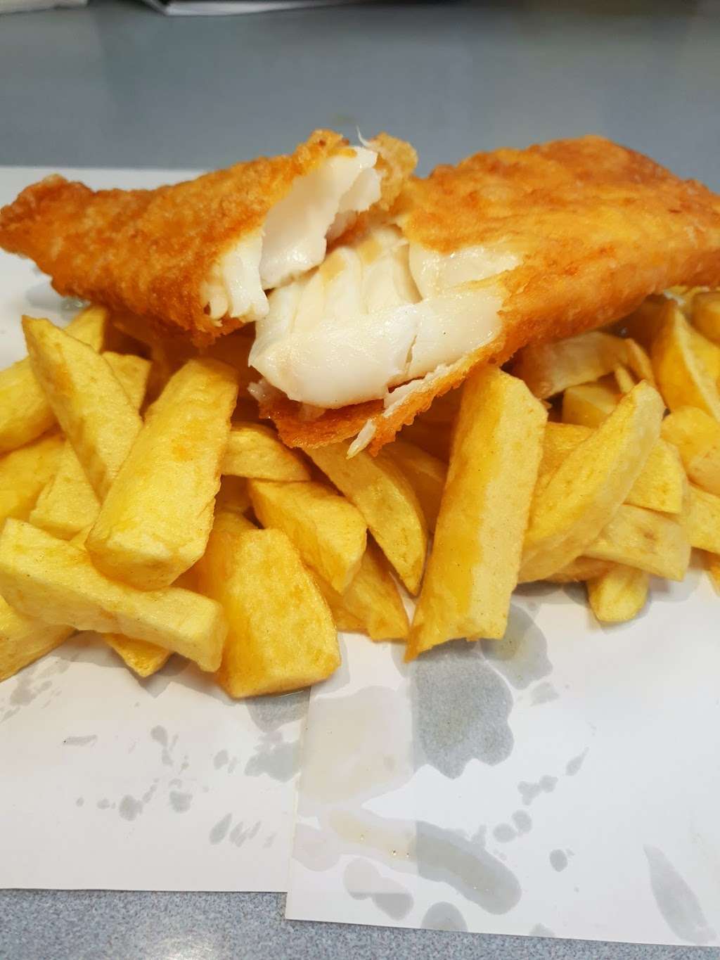 Coulsdon Fish & Chicken | Brighton Rd, Coulsdon CR5 2NH, UK | Phone: 020 8668 7593