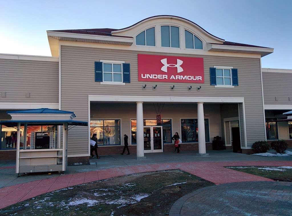 temerario estar capítulo Under Armour Factory House - 1 Premium Outlet Boulevard, #305, Wrentham, MA  02093