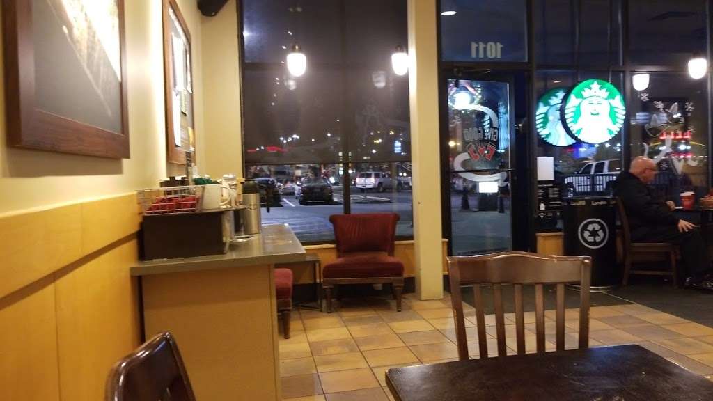 Starbucks | 1011 Shoppes Blvd, Moosic, PA 18507, USA | Phone: (570) 969-7871