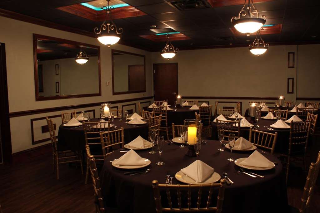 Marios Italian Restaurant | 2945 Matthews Weddington Rd, Matthews, NC 28104, USA | Phone: (704) 847-4884