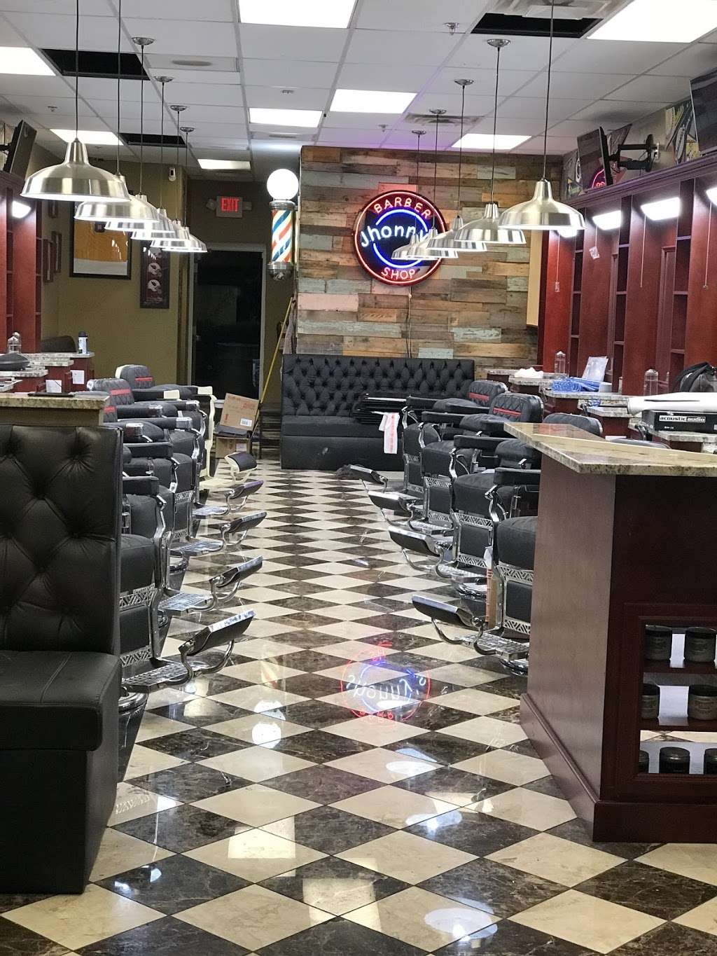 Jhonnys barbershop #3 | 2850 N 107th Ave, Avondale, AZ 85392, USA | Phone: (623) 936-5999