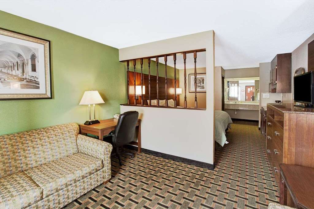 Days Inn by Wyndham Conover-Hickory | 1710 Fairgrove Church Rd SE, Conover, NC 28613, USA | Phone: (828) 465-2378