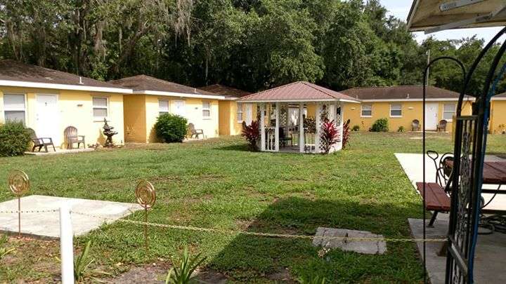 Miami Court Cottages | 6805 New Tampa Hwy, Lakeland, FL 33815, USA | Phone: (863) 802-9706