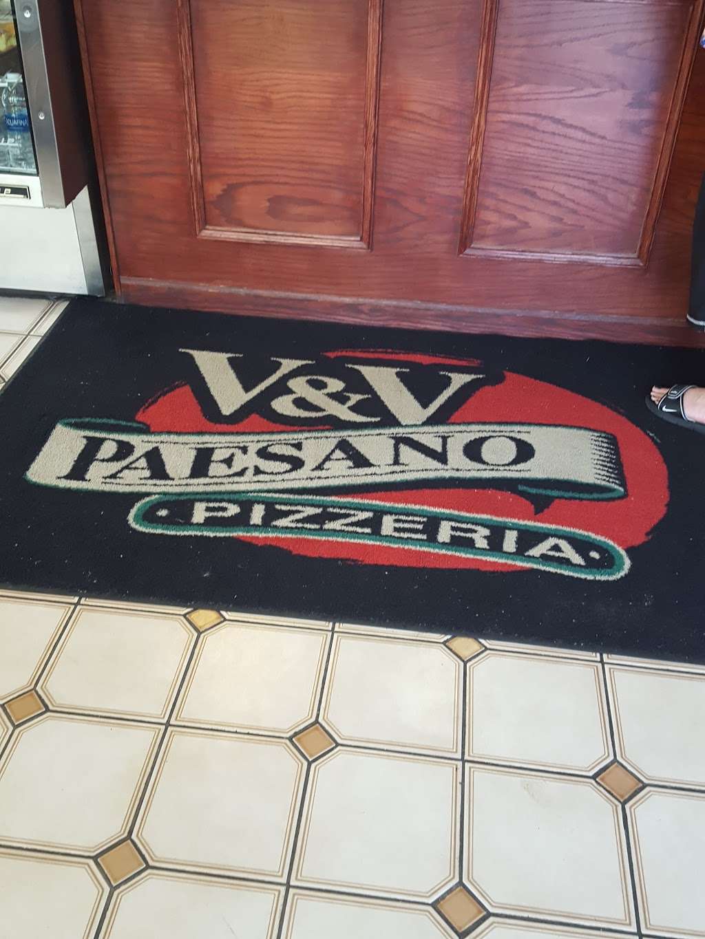 V & V Paesano Pizzeria | 374 S Main St, Bartlett, IL 60103, USA | Phone: (630) 289-5780