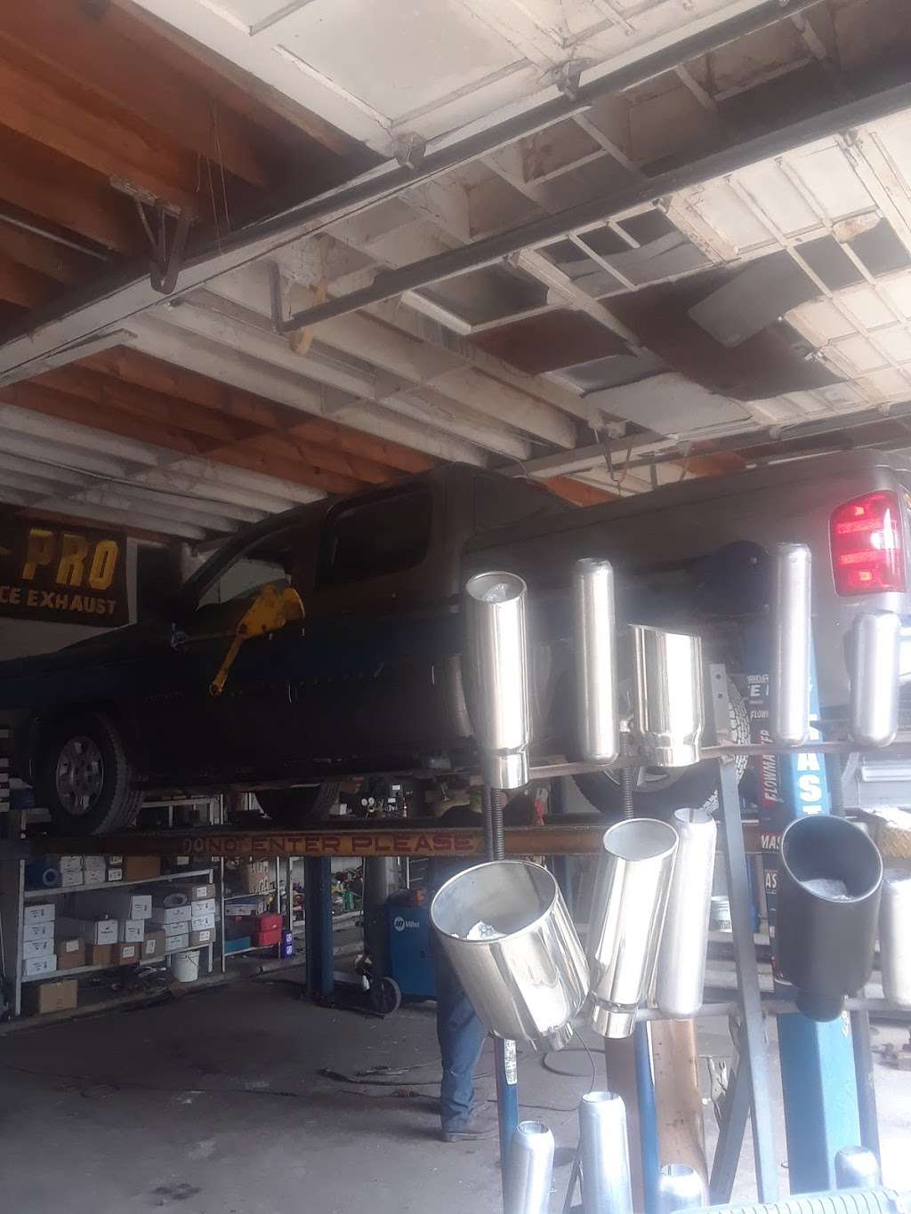 Pereira's Muffler Shop in 4714 Elysian St, Houston, TX 77009, USA